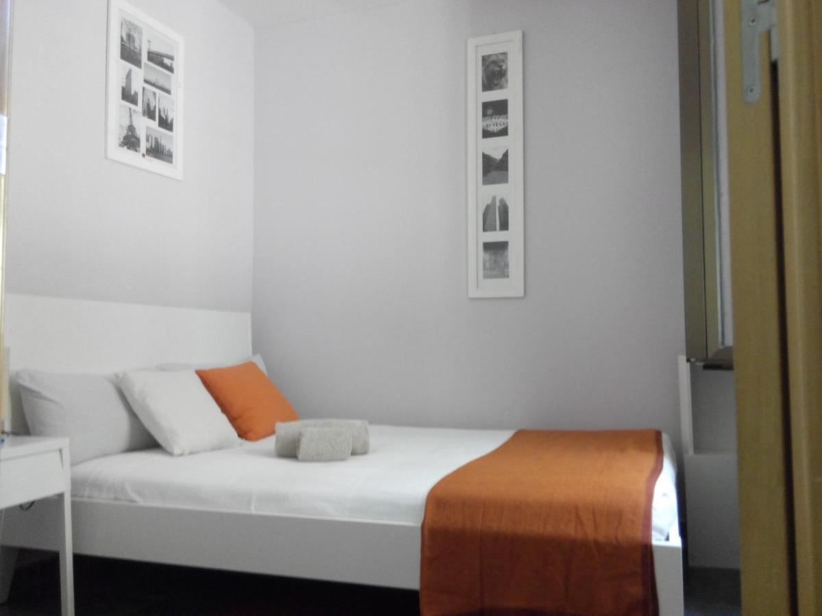 Subway Station Apartment Near Camp Nou Л'Успіталет-да-Любрагат Екстер'єр фото