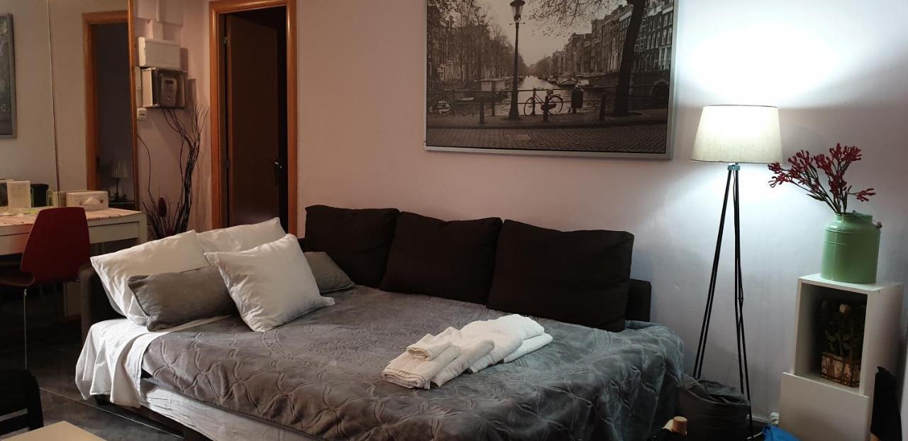 Subway Station Apartment Near Camp Nou Л'Успіталет-да-Любрагат Екстер'єр фото