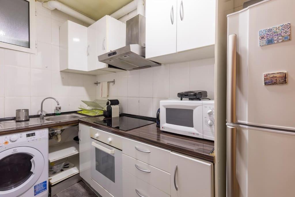 Subway Station Apartment Near Camp Nou Л'Успіталет-да-Любрагат Екстер'єр фото