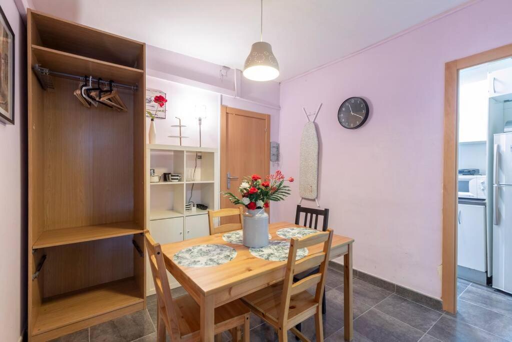 Subway Station Apartment Near Camp Nou Л'Успіталет-да-Любрагат Екстер'єр фото